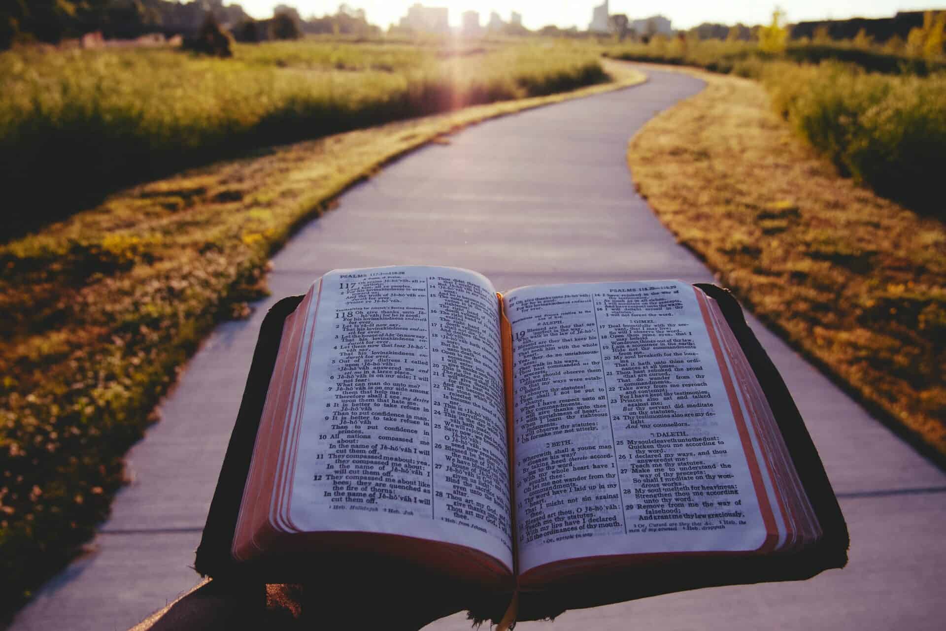 10 Promises of God With Bible Verses